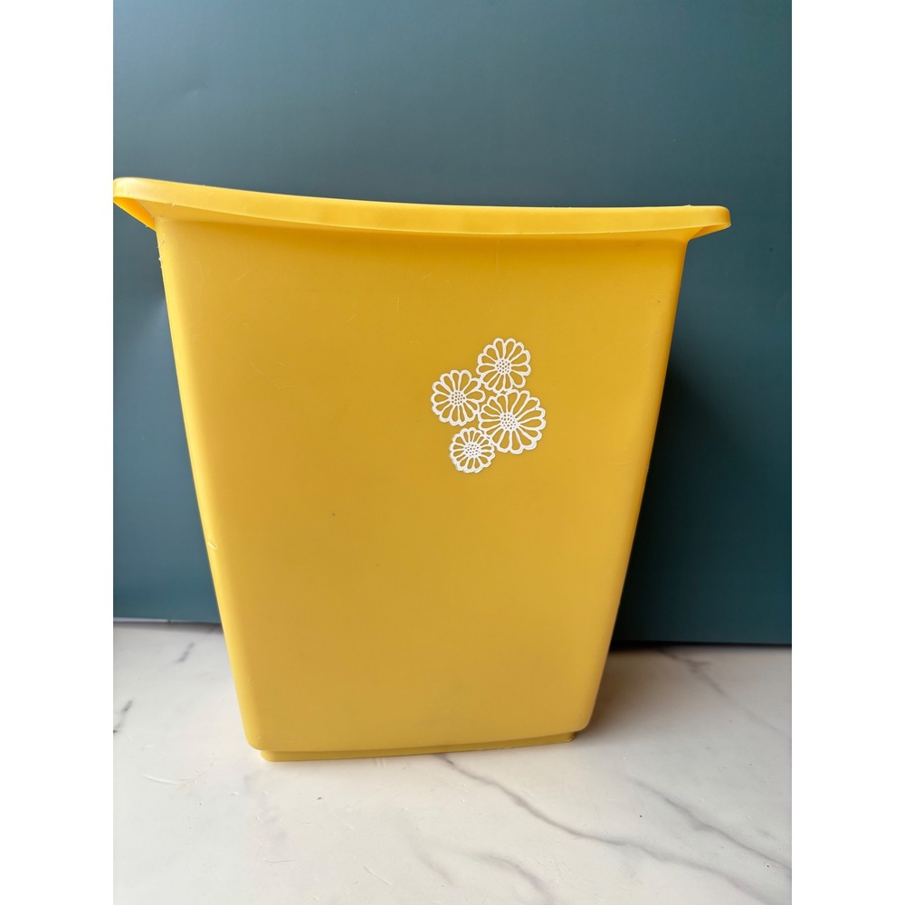 Vintage Rubbermaid 2952 Yellow Daisy Wastebasket Trash Can Retro Floral Plastic